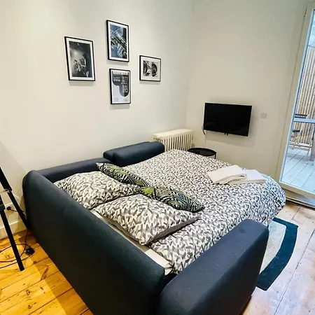 Nice Studio With Furnished Balcony In A Dynamic District Apartment